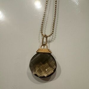 Elegant Gold and Black Pendant Necklace